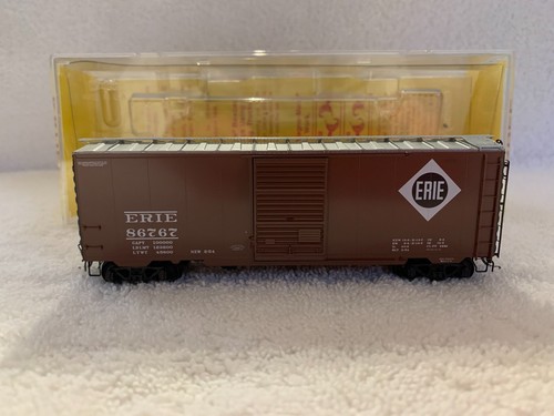 Kadee #4904 HO Scale Erie 40' PS-1 Boxcar with Scale Coupler #86767