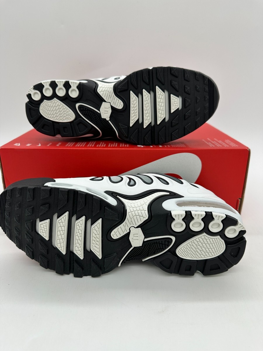 Nike Air Max Plus Drift Women's Size 6.5 Black White Athletic