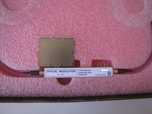 Fujitsu FTM7937EZ/202 40 Gb/s Mach-Zehnder LiNb3 modulatore di ampiezza ottica - Foto 5 di 10