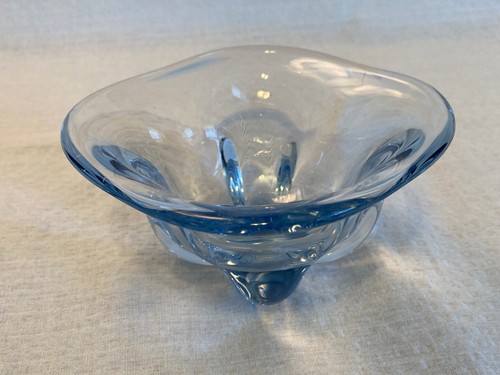 Vintage Ice Blue Art Glass Bowl,  Scandinavian Style, Unsigned  2"T x 4-3/4"W - Picture 10 of 10