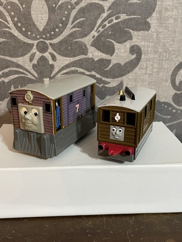 Lote De Colección Toby #7 Tranvía ERTL Thomas Train 1989 Friends Diecast Engine y 1992 - Imagen 1 de 10