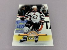 1997-98 Donruss Leaf Hockey #107 Mike Peca Buffalo Sabres Card