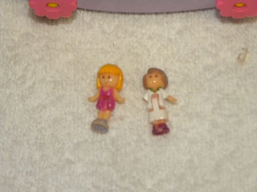 1991 POLLY POCKET BLUEBIRD PURPLE BEAUTY CASE JEWELRY BOX, 2 DOLLS - Picture 2 of 9