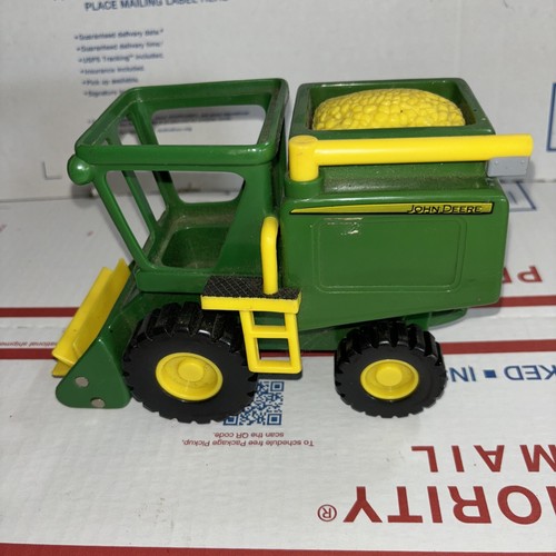 Tomy John Deere Fun on the Farm Combine Harvester with Moving Parts - Picture 3 of 4