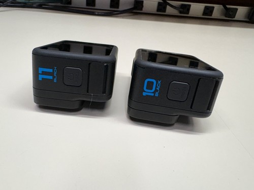 2 GOPRO ACTION CAMERA 10 e 11 per ricambi o riparazione non si accendono rotte - Foto 8 di 10