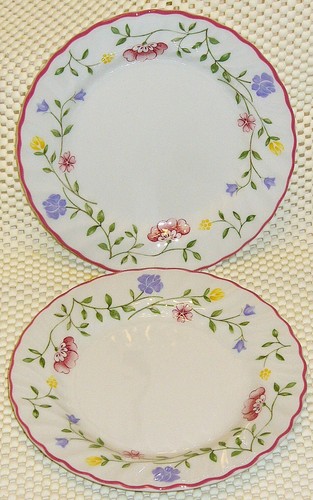 Lot of 2 Johnson Bros England SUMMER CHINTZ Bread & Butter/Dessert Plates 6 1/4" - Picture 2 of 4