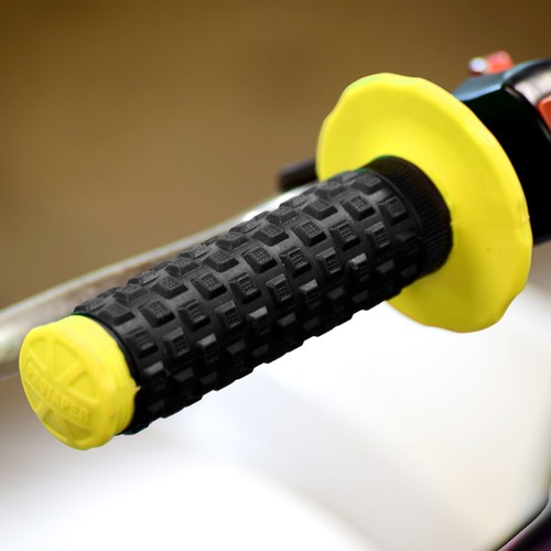 SUZUKI Yellow ProTaper Pillow Top 7/8" Grips Dirt Bike - RM65 RM85 RMZ250 RMZ450 - Picture 3 of 8
