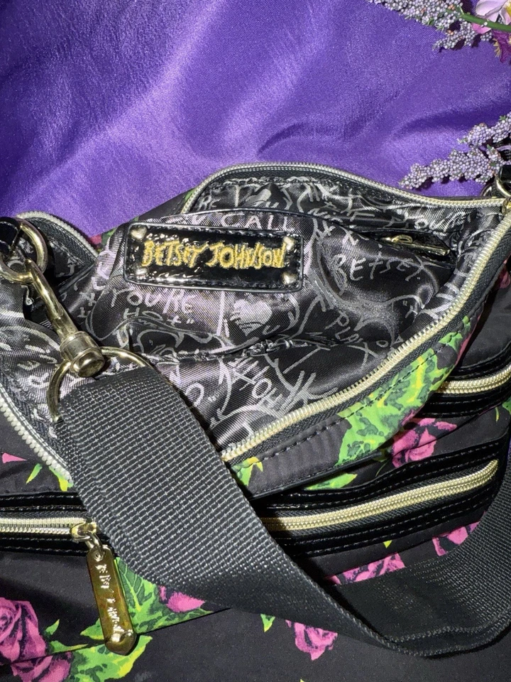 Betsey Johnson Hot Pink Rose Floral Black 3 Zippers Gold HDW Crossbody Bag Strap - Image 4 of 4