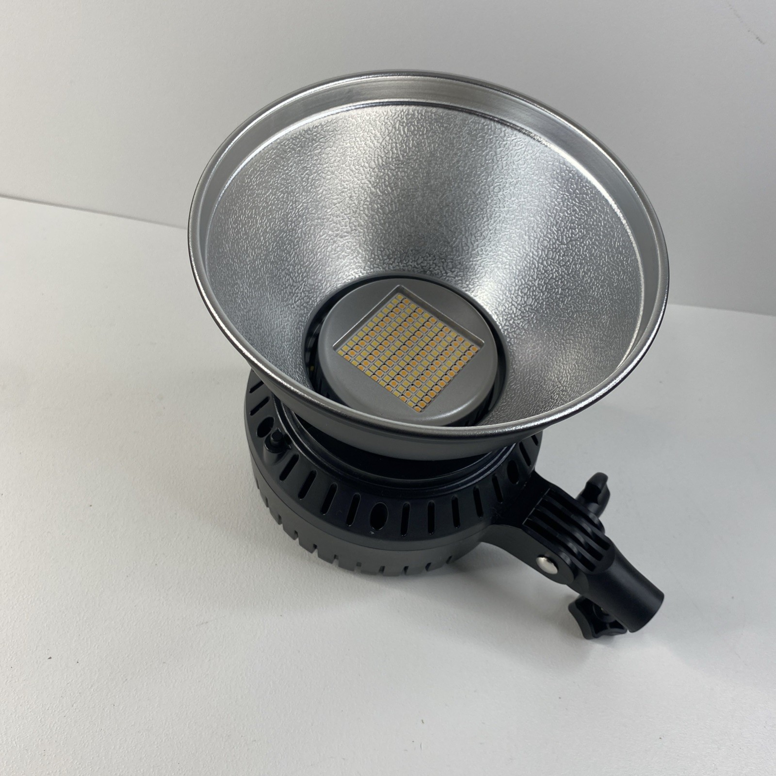 NEEWER CL-60B 60W LED Light 3200K-5600K W/ Remote & Hand Tripod