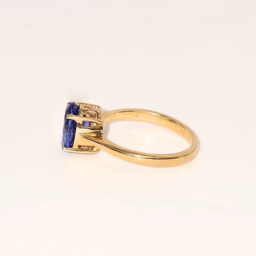 1.7ct Natural Oval Tanzanite Solitaire Ring 18K Yellow Gold - Picture 4 of 7