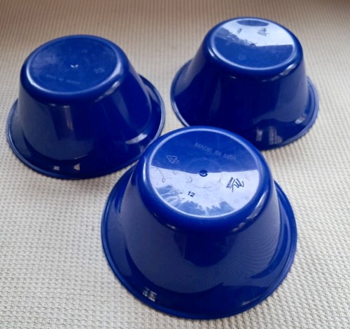 Merrick 6 x 2 1/2” deep Plastic bowl set of 3 Blue Made in USA - Picture 2 of 6