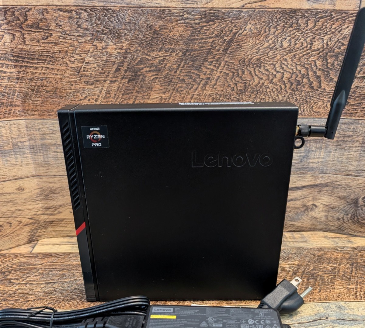 Lenovo ThinkCentre M715q Tiny PC AMD Ryzen 5 2400GE 16GB