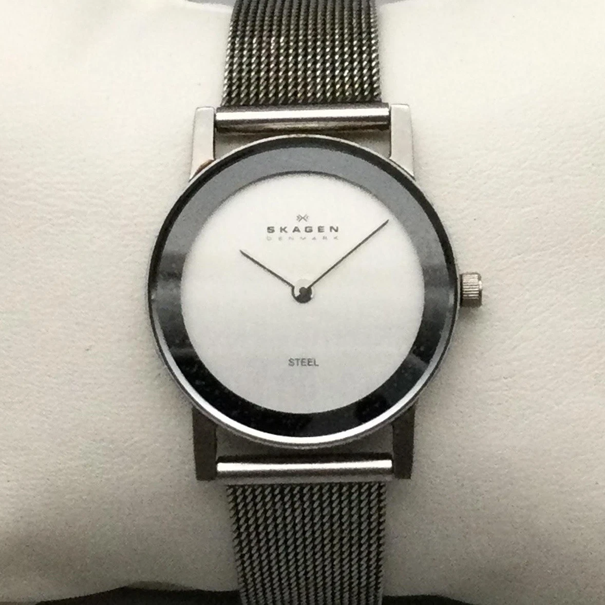 Skagen Hagen Womens 34mm Classic Watch Silver Tone Black Leather New Battery Skagen Women Silver Band Wristwatches for sale | eBay main image 4