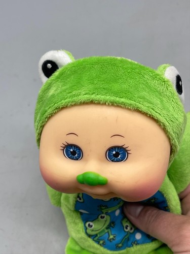 Kohl Patch Puppe Frosch grün Plüsch Schleife blaue Augen weich 2015 10 Zoll groß LESEN - Bild 2 von 8
