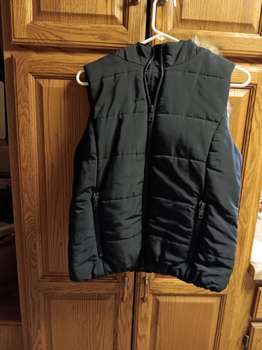 Liz Claiborne Black Puffer Vest Sz PL w/Faux Fur Hood - Picture 2 of 3