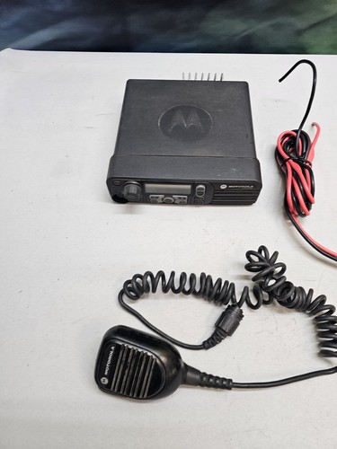 Motorola XPR4550 45W 136-174 MHz VHF Two Way Radio AAM27JQH9LA1AN w Mic - Zdjęcie 4 z 8