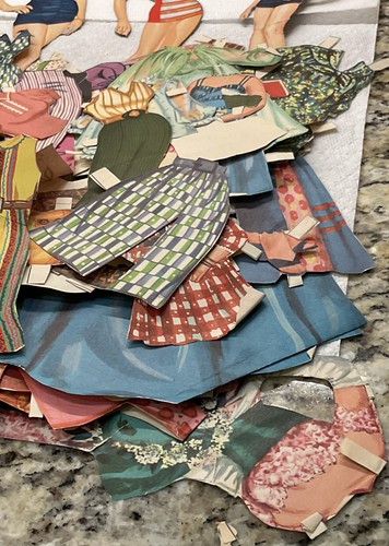 MUÑECAS DE PAPEL DE MADERA NATALIE 1957 VINTAGE ~ Usadas - Imagen 7 de 13