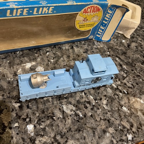 Vintage Life Like HO Scale Santa Fe Maintenance Search Light Train Car Hong Kong - Picture 5 of 23