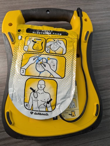 Defibtech Reviver AED, DDU-100A defibrillator with pads No battery - Picture 3 of 4