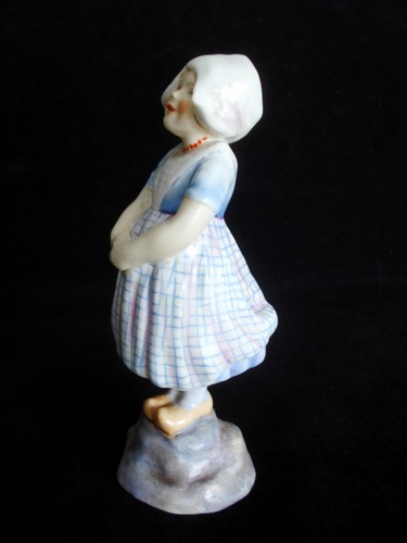 ROYAL WORCESTER “HOLLAND” F. DOUGHTY CHILDREN OF THE WORLD COLL. FIGURINE #3074 - Picture 4 of 10
