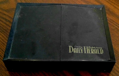 DOUBLE DECK PLAYING CARD DISPENSER HUNTINGBURG INDIANA DAILY HERALD 1960s - RARE - Picture 3 of 3