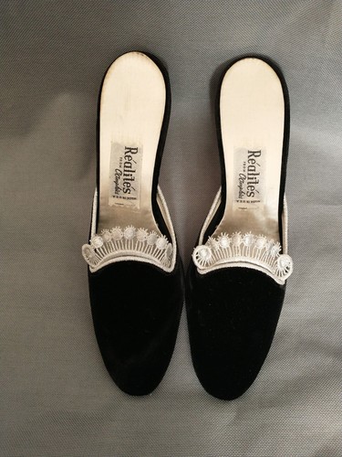 Vintage Realities OOMPHIES Sz 6.5 Silver Lace Black Velvet Mid Heels Mules Shoes - Picture 5 of 19