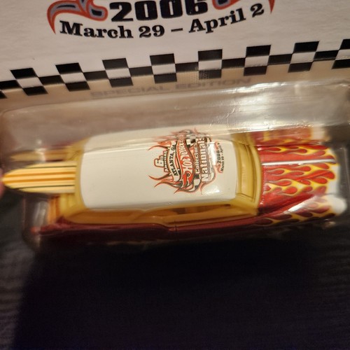 2006 Hot Wheels 6th Annual Collectors Nationals Atlanta 50 Buick Woody - Picture 3 of 4