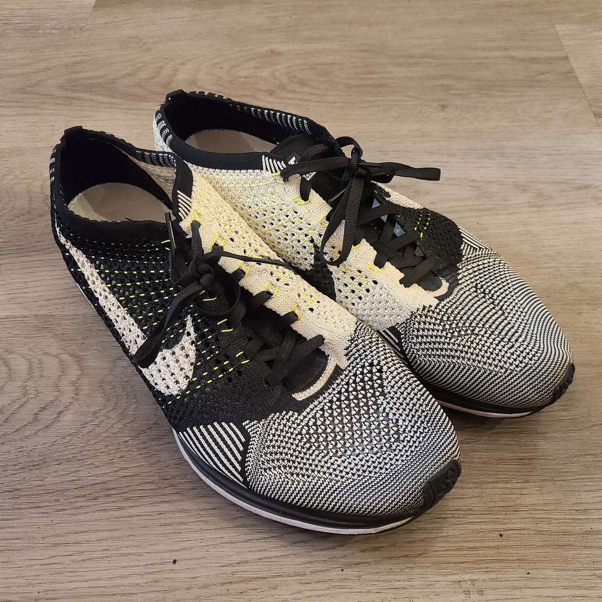 Flyknit racer hotsell black white