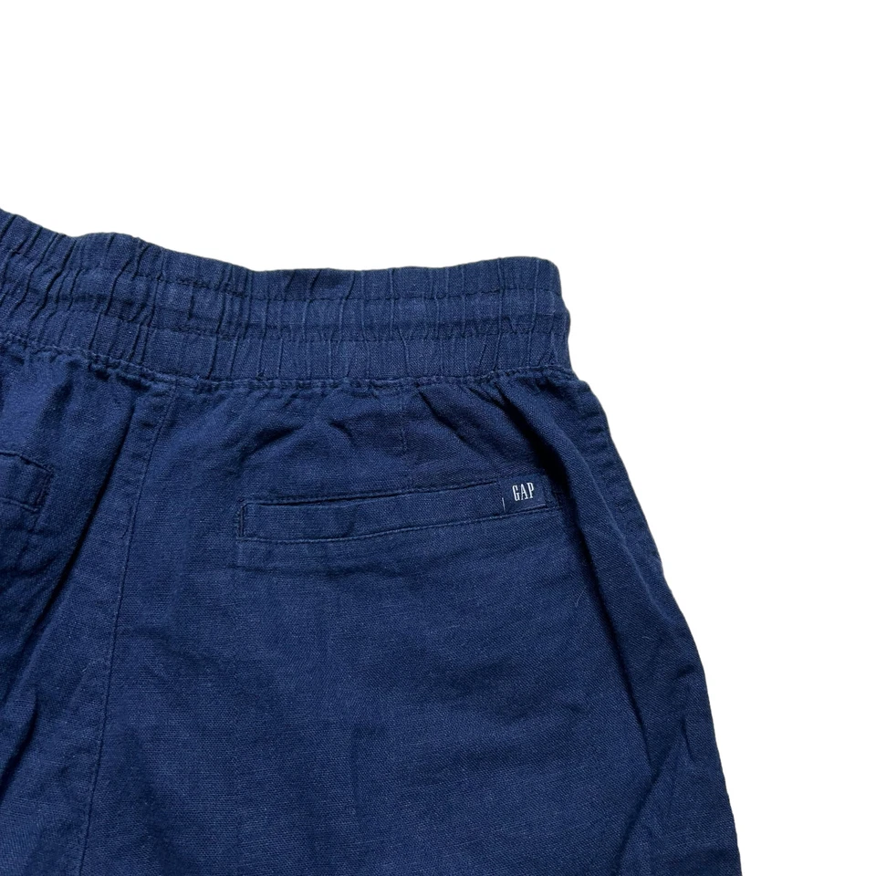 Pantalones cortos Gap de mezcla de lino para mujer talla pequeña azul marino con cordón Foto 3 de 4