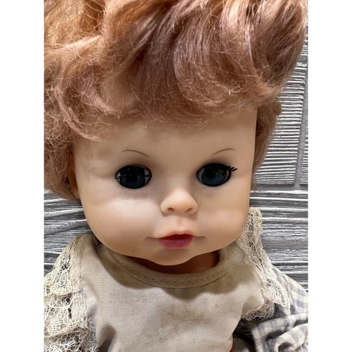 Vintage Eegee Baby Mädchen trinken und nass Kunststoff Puppe Gingham Kleid und Schürze - Bild 2 von 8