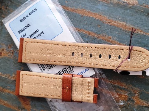 Correa de reloj Panerai genuina de becerro dorada semimat acolchada/punturas 22/20 plástico nuevo - Imagen 6 de 6
