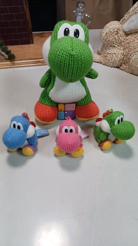 LOT of 4 YARN YOSHIS - Mega, Green, Pink & Blue AMIIBO Nintendo Figures Toys