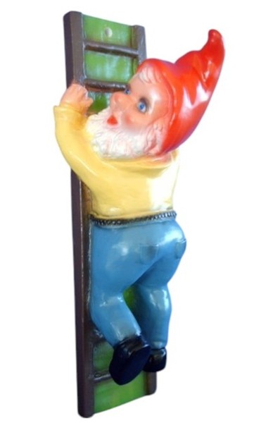 Gartenzwerg Auf Leiter Stehend Figur Zwerg H 34 Cm Gartenfigur Aus Kunststoff-image