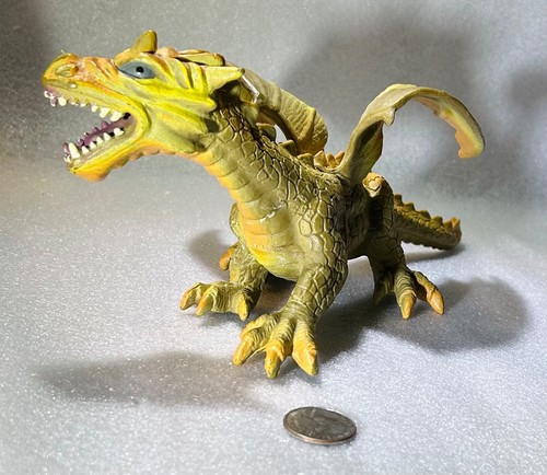 10” MEGAWINGS DRAGON YELLOW + ORANGE PLASTIC FIGURE TOY MAJOR TRADING CO 2005 - Picture 6 of 10