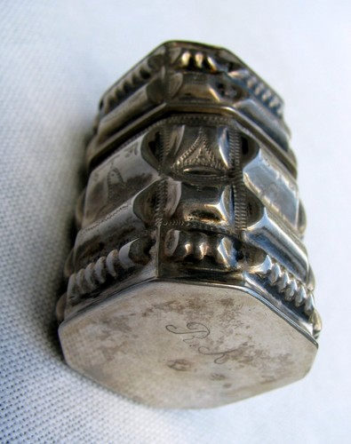FINE SNUFF BOX / MATCH SAFE / KNICK KNACK / PEPPERMINT VICTORIAN 1899 SILVER BOX - Picture 4 of 13