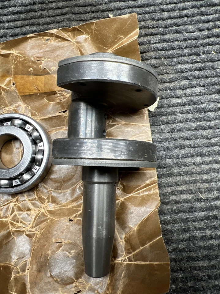 NOS MOPAR 4049756 CRANKSHAFT - Image 4 of 4