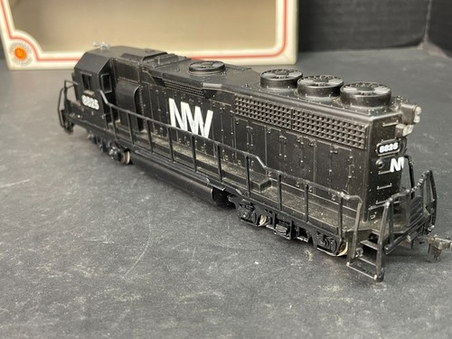Bachmann Ho Scale Electric Trains #8825 EMD GP 40 Dummy Norfolk Western - Picture 11 of 16