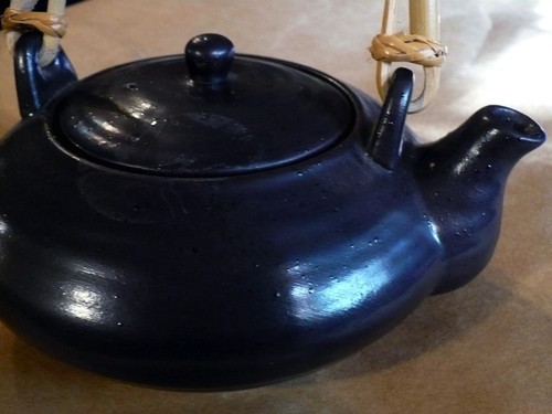Global Home traditional teapot from China, black, bamboo handle, 24 fl. oz. used - Picture 3 of 6