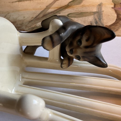 Estatuilla de Porcelana Vintage Gato Escalador Silla Blanca Espalda Alta M. Takai Japón - Imagen 19 de 24