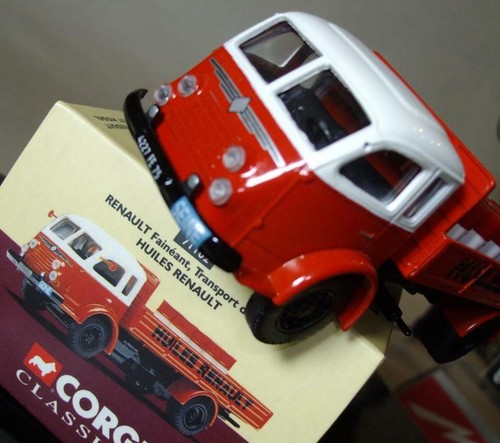 CORGI 71102, scala 1/50. Renault Camion Faineant. CON CARICO NUOVO! - Foto 2 di 4