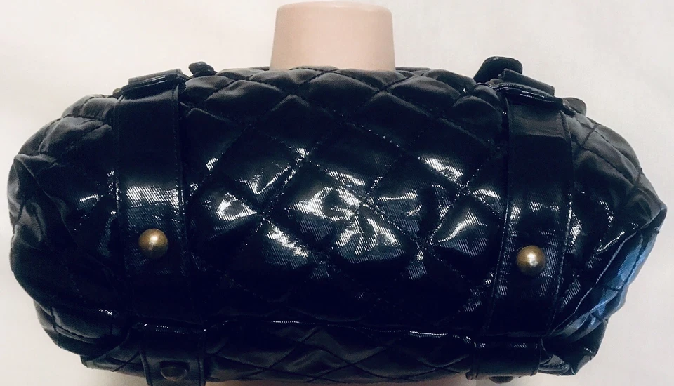 Maxx NewYork Majestuoso Bolso Hobo Grande Negro Acolchado Vegano Imitación Patente Bolso de Mano Usado en Excelente Condición Foto 4 de 4