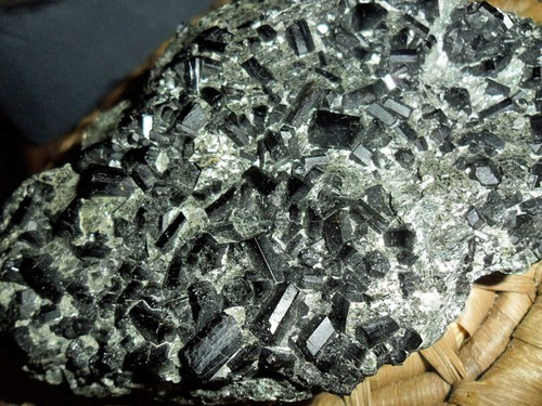 Schwarzer Turmalin Edelstein Kristall auf Neace groß außergewöhnlich hochwertig - Bild 11 von 12