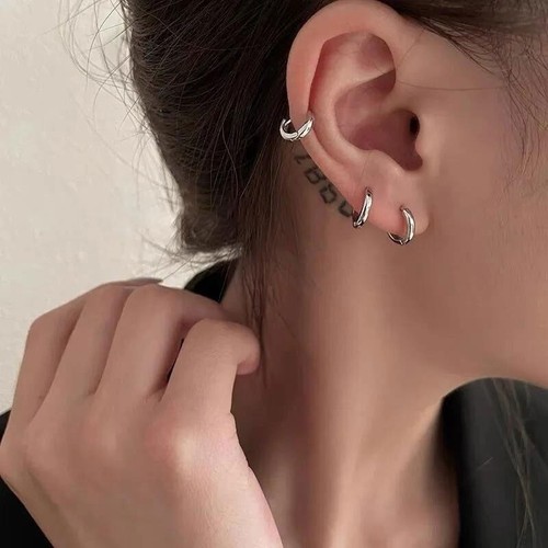 925 Sterling Silver Girl Huggie Hoop Round Earrings 8mm· - Picture 4 of 5