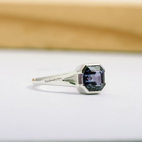 Elegant Alexandrite Ring, Asscher Cut, Color Changing Gemstone Ring - Picture 2 of 7