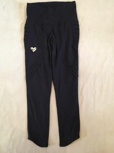 Oiselle Knickers 6 Womens Black Pleat Gold Heart Accent Running Crops