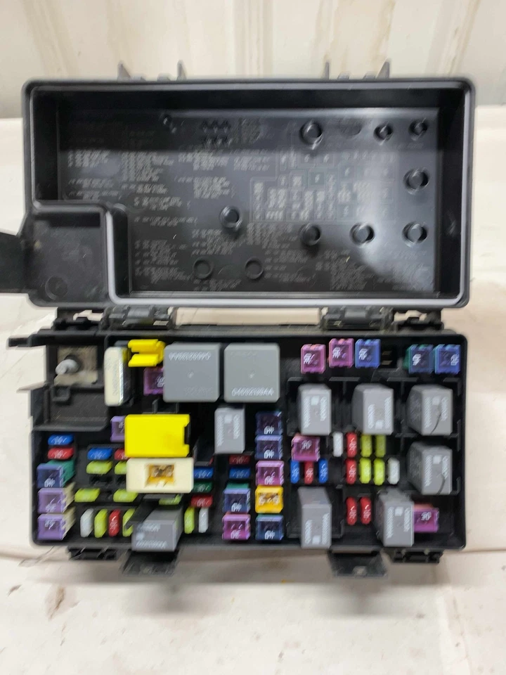 14 DODGE CARAVAN Chassis Brain Box TOTALLY INTEGRATED POWER CONTROL 68217405AA — 第 4/4 张图片