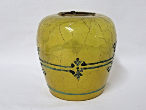ANTIQUE CRACKLE GLASS YELLOW LAMP SHADE WITH HP DESIGN - Picture 4 of 10