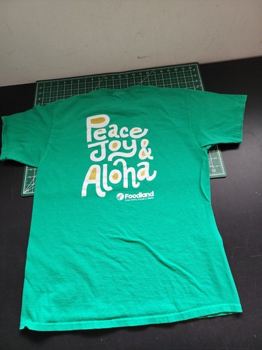 Foodland Mele Kalikimaka Green Adult T-Shirt Hawaii Size L Small Hole - Picture 7 of 8