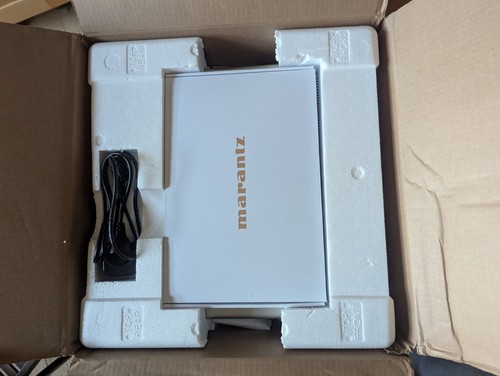 Marantz Cinema anni 70 argento slimline AV ricevitore surround 7,2 canali 8K NUOVO - Foto 7 di 8