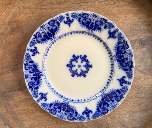 Antiker blau-weißer Teller 1900-1913 Flow Johnson Brothers Albany Muster. 9 zoll - Bild 1 von 4